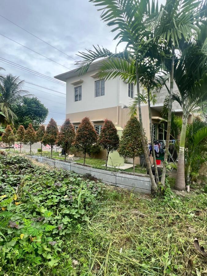 Beach Resorts Walking Distance To The Town House Davao City Εξωτερικό φωτογραφία