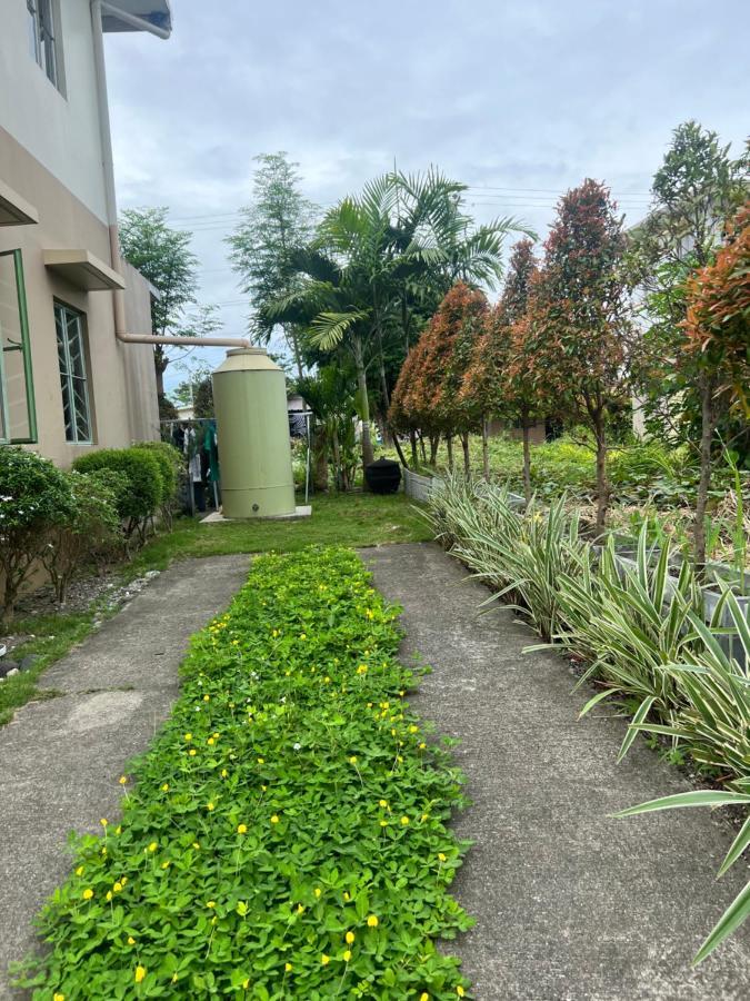 Beach Resorts Walking Distance To The Town House Davao City Εξωτερικό φωτογραφία