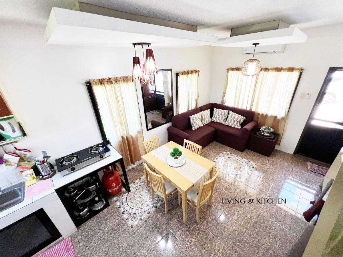 Beach Resorts Walking Distance To The Town House Davao City Εξωτερικό φωτογραφία