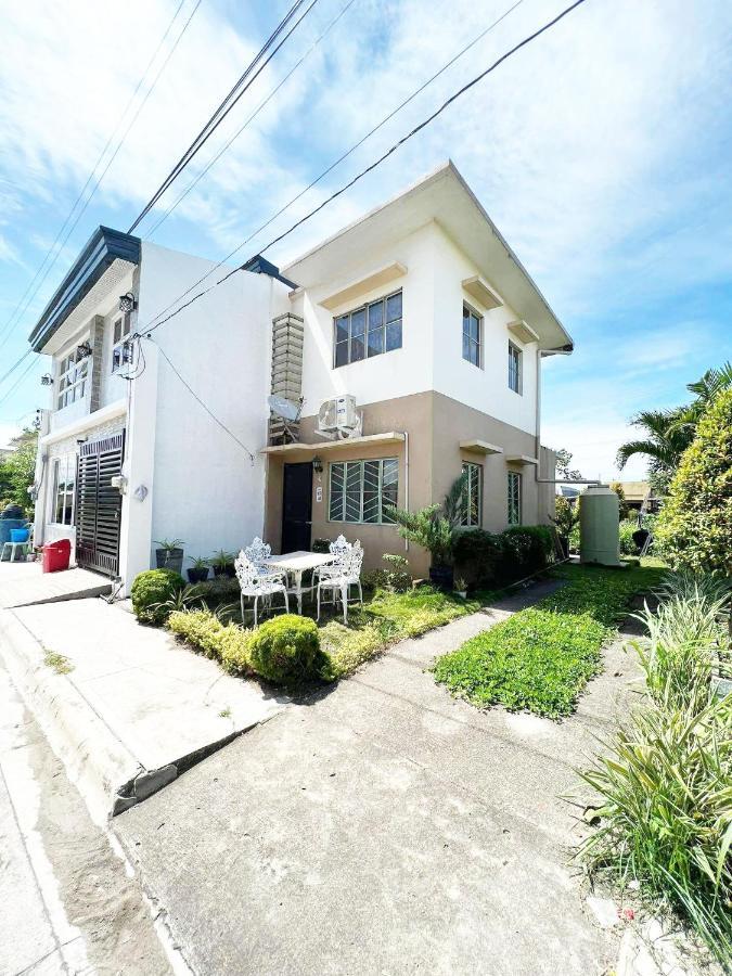 Beach Resorts Walking Distance To The Town House Davao City Εξωτερικό φωτογραφία